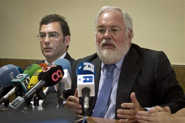 El ministro de Agricultura, Alimentación y Medio Ambiente, Miguel Arias Cañete, en rueda de prensa. Foto: EFE