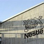 Foto de archivo del logo de Nestlé en la sede de la multinacional en Vevey (Suiza). EFE/ Archivo.Laurent Gillieron