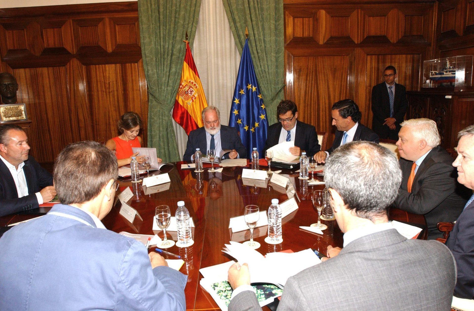 Reunión del ministro Arias Cañete con el sector remolachero. Foto: Magrama