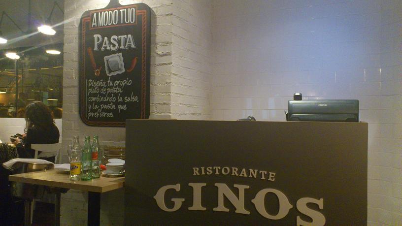 Interior de un restaurantes Ginos. Foto: EFEAGRO/ Concha Rubio