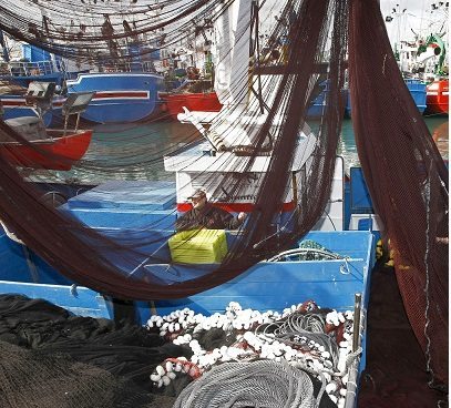 España quiere suavizar las reglas contra los descartes. Redes de pesca. Foto: EFE ARCHIVO/ Esteban Cobo