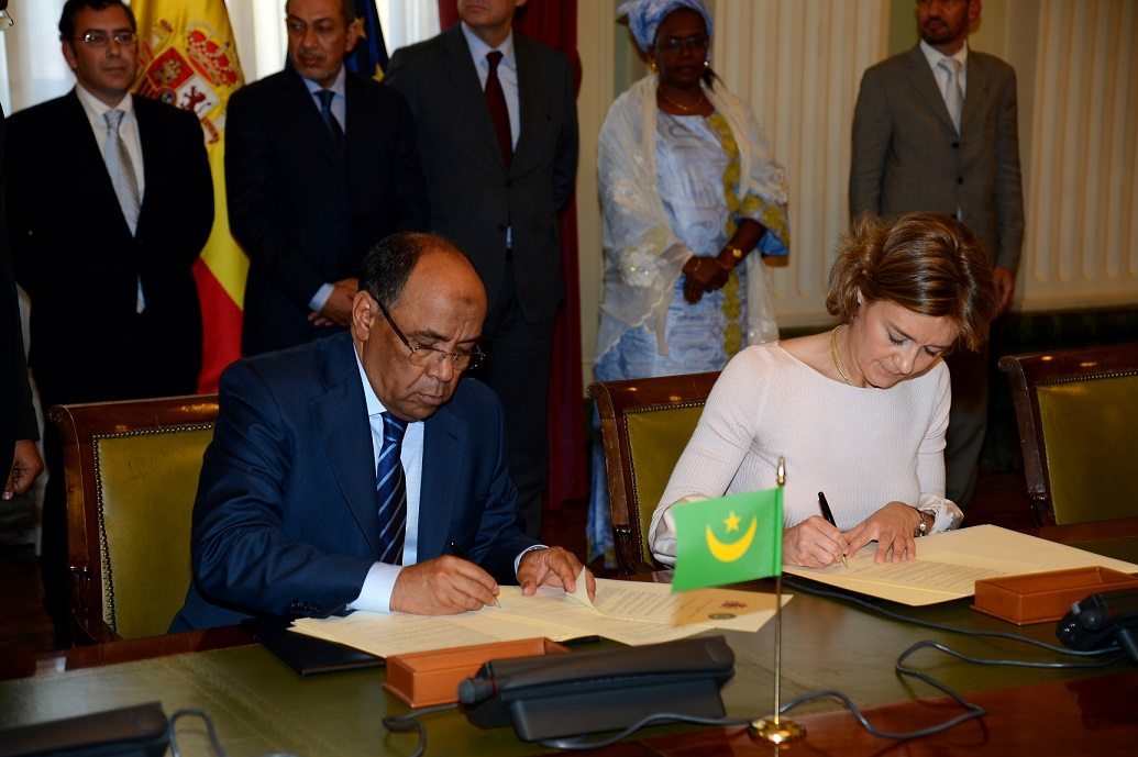 El ministro mauritano Ahmed Teguedi y la ministra de Agricultura, Isabel García Tejerina. Foto: Magrama
