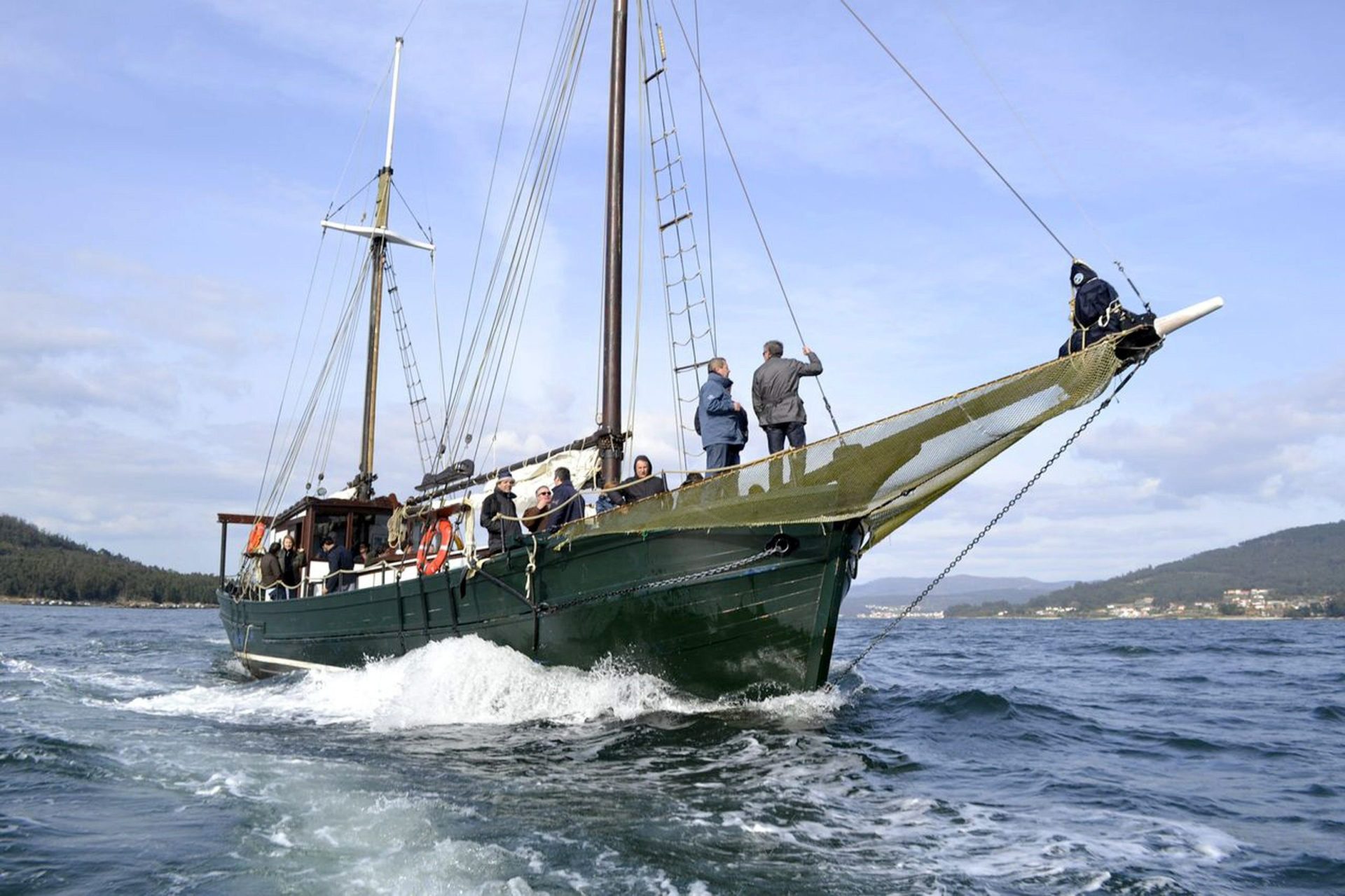 "Come o Mar" es el lema con el que se ha bautizado una propuesta de turismo marinero para promover los recursos que ofrecen los cerca de 1.500 kilómetros de la costa gallega. EFE/SARA MIGUELEZ