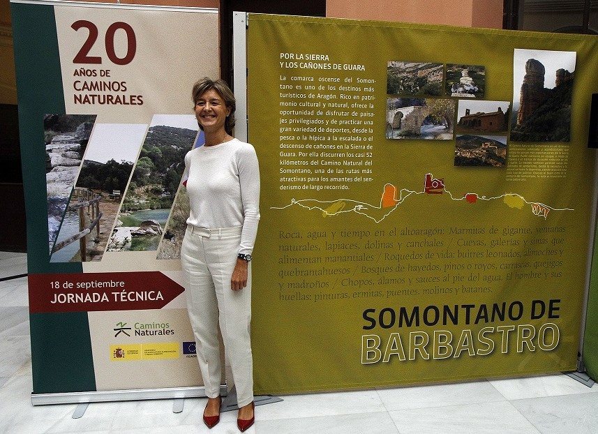 La ministra Isabel García Tejerina durante la presentación del plan de caminos naturales. EFEAGRO/Cedida por el Magrama.