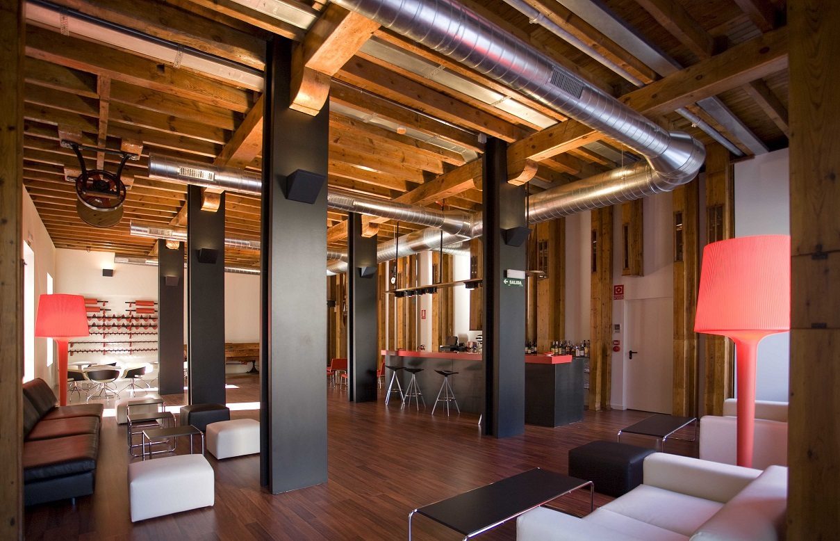 Cafetería en el antiguo silo. Foto: Hotel Tximista