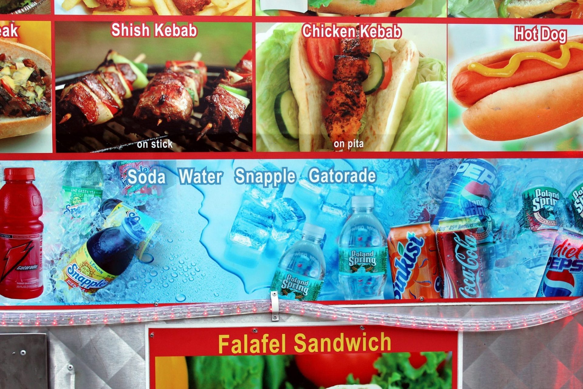 Vista de promociones de refrescos azucarados en un carrito ambulante en Nueva York (EEUU). EFE/Marta Quintín