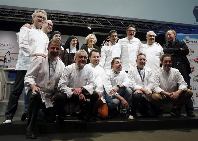 Cocineros participantes en la primera jornada de Madrid Fusión 2016. Foto: EFE / J. Guillén.
