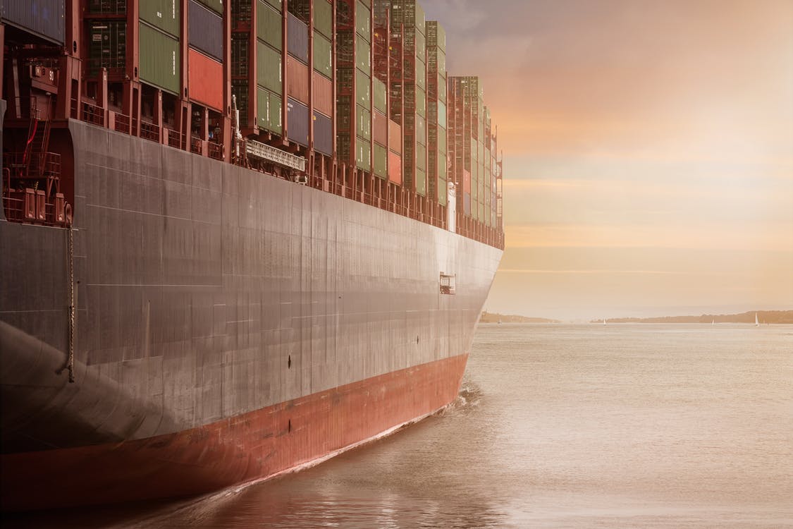 Imagen de un barco con contenedores para exportar. Foto: Pexels. 