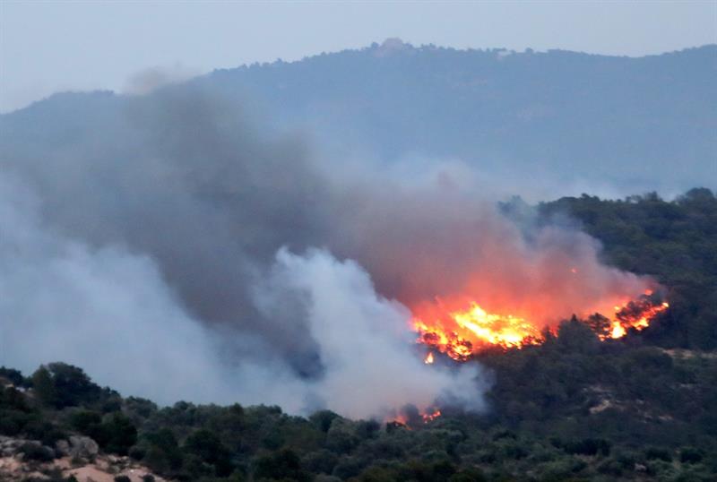 Imagen del incendio. Foto. EFE / Jaume Sellart.