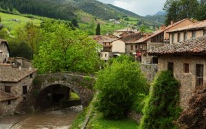 Potes, Cantabria, Capital del Turismo Rural 2020. Efeagro/Toprural