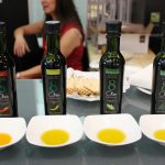 Imagen de archivo de aceites de oliva en la feria Fancy Food de Nueva York. EFE/Mario Villar