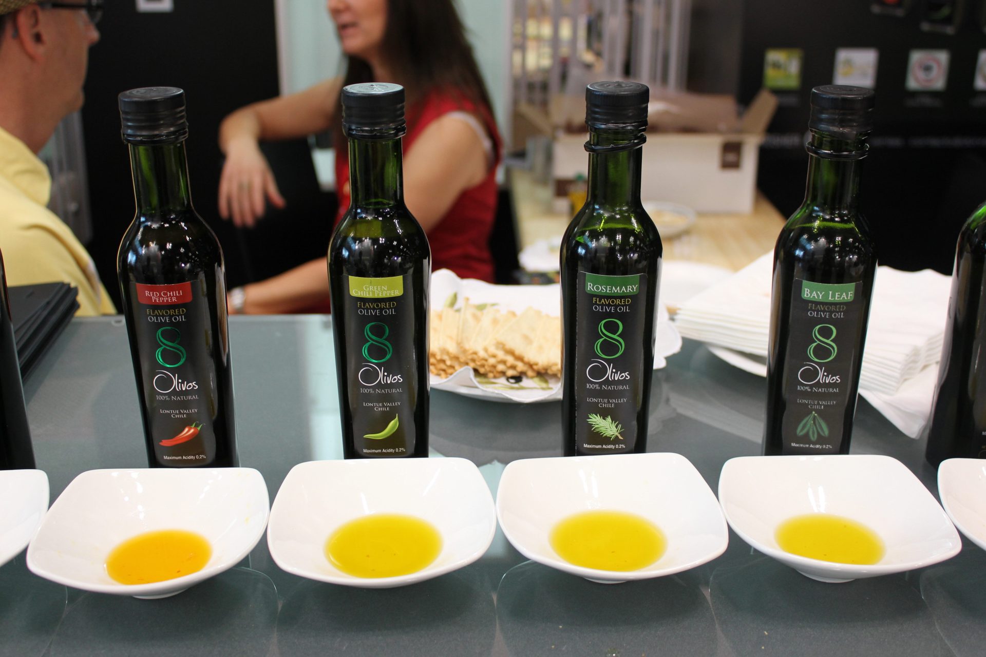 Imagen de archivo de aceites de oliva en la feria Fancy Food de Nueva York. EFE/Mario Villar