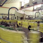 Planta embotelladora de una almazara de Jaén. Efeagro/José Pedrosa