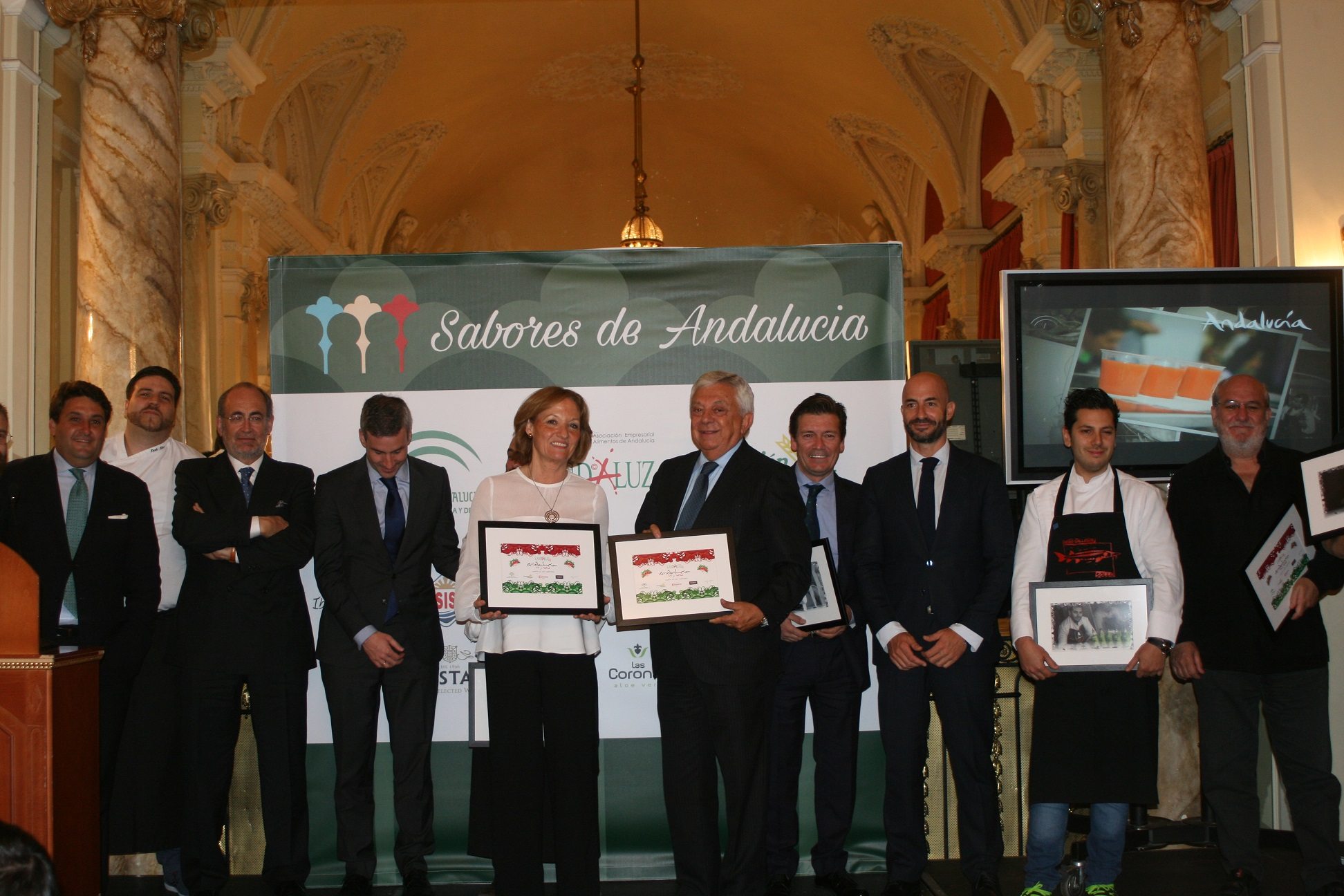 La consejera de Agricultura, Pesca y Desarrollo Rural de la Junta de Andalucía, Carmen Ortiz, al final de la jornada gastronómica. EFEAGRO/Cedida por Junta de Andalucía.