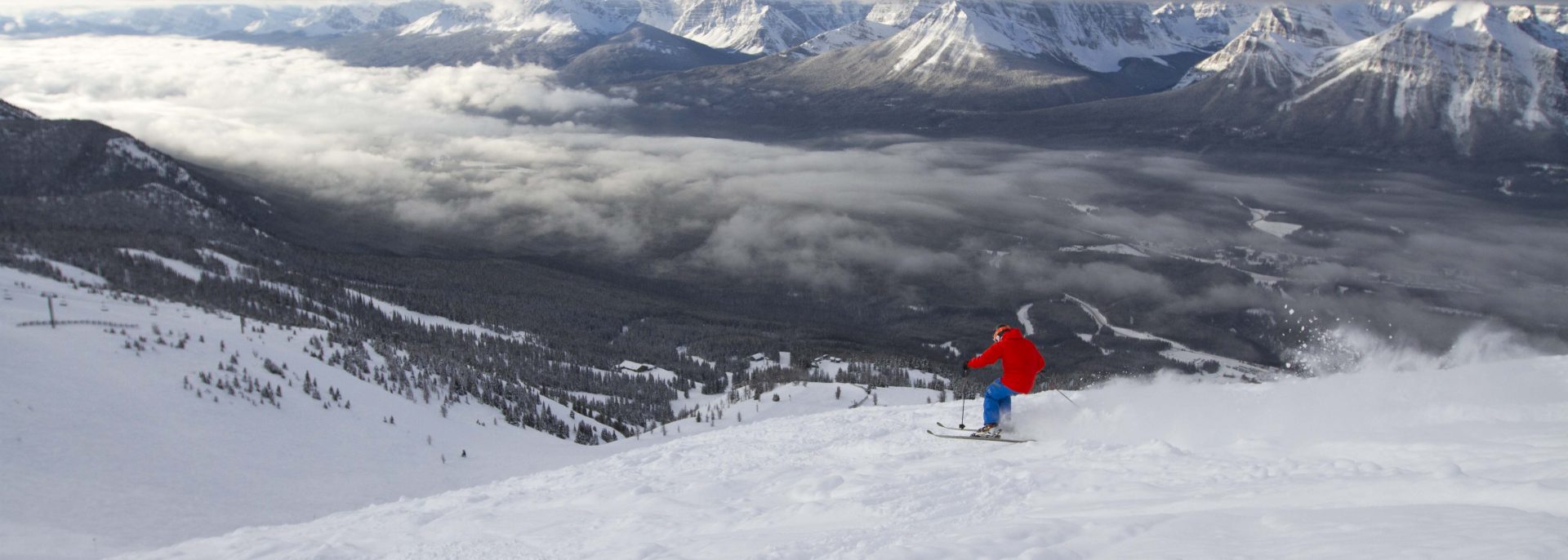Un esquiador en Canadá. Foto: Lake Louise Ski Resort