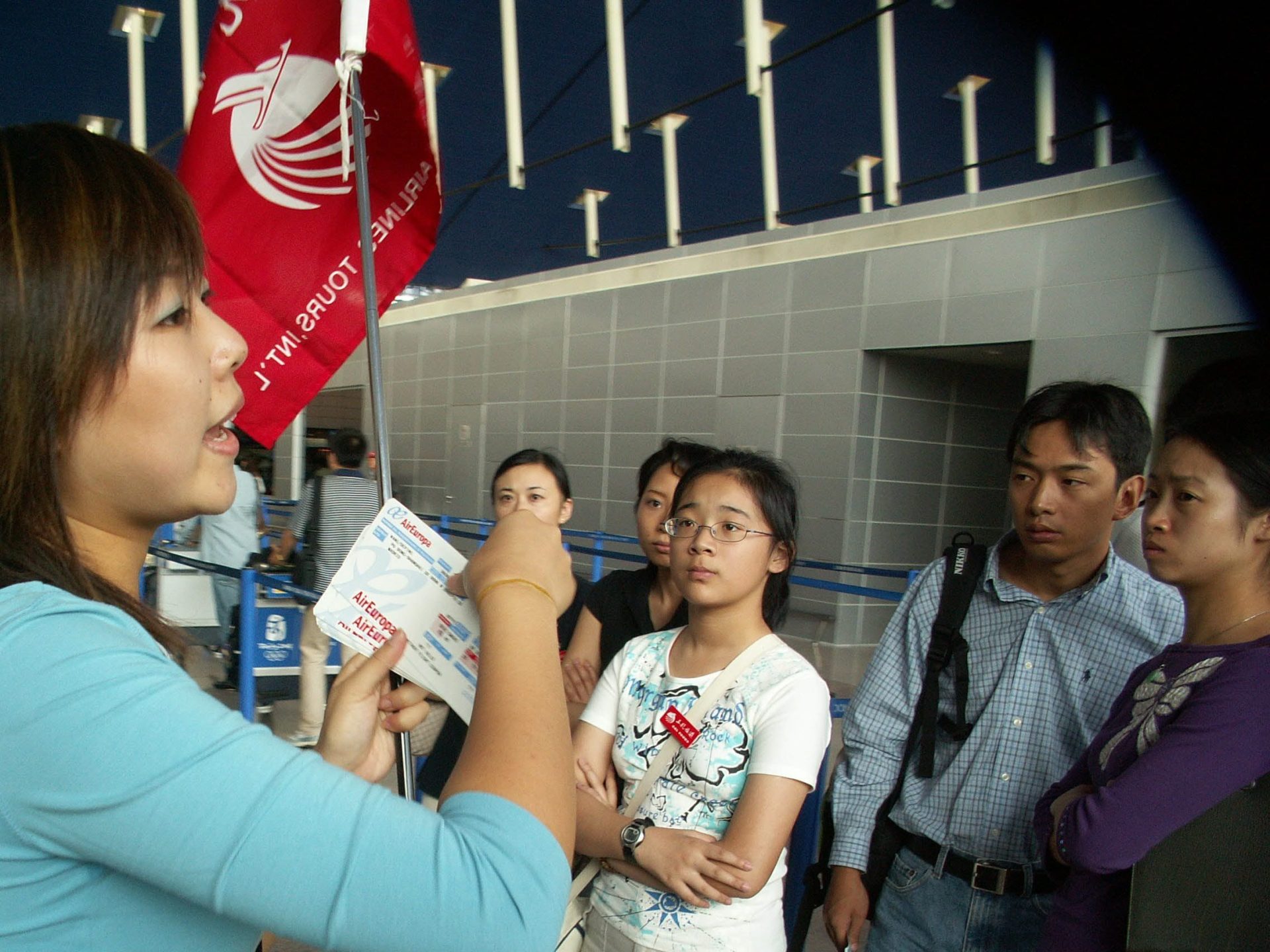 Un grupo turístico chino que viaja a Europa. Foto: EFE/José Alvarez