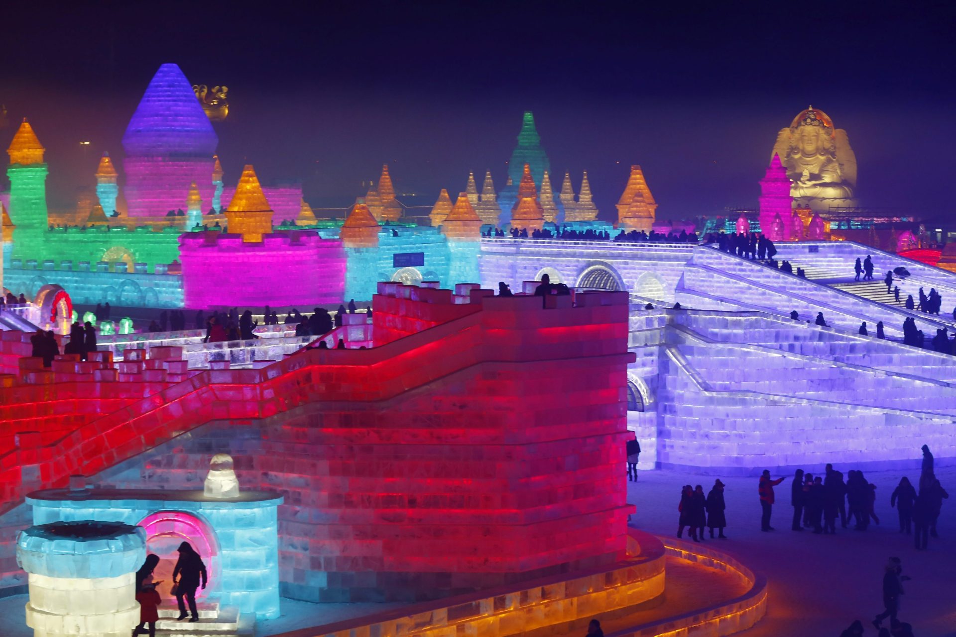 Esculturas de hielo en Harbin, China. Foto: EFE/EPA / WU HONG
