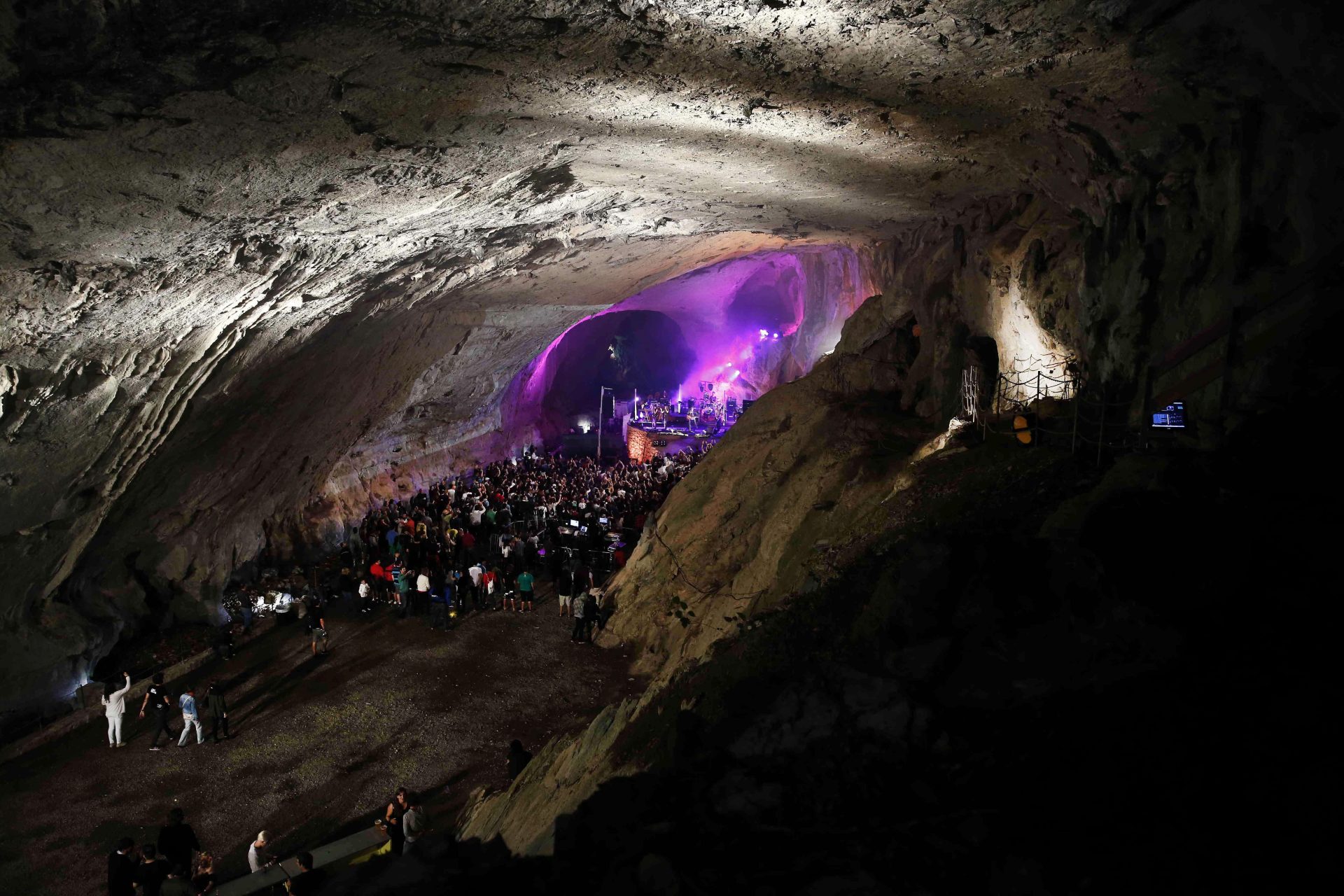 Imagen de archivo de un concierto en las cuevas de Zugarramurdi, Navarra. Foto: EFE/Jesús Diges