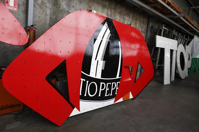 El cartel de Tío Pepe, restaurado. Foto: Fernando Villar