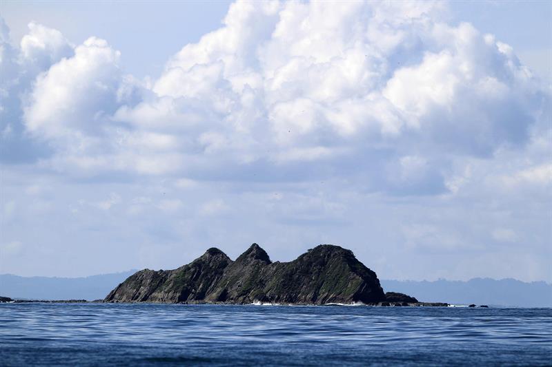 Una de las islas que existe en el parque nacional Marino Ballena, Costa Rica. EFE/Jeffrey Arguedas
