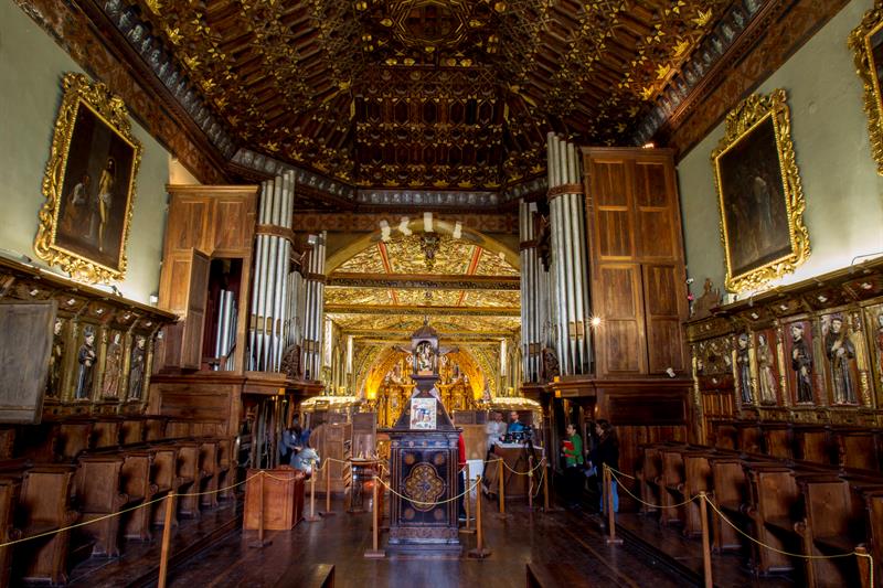 Quito cuenta con 23 iglesias y conventos que la llenan de sonidos. Foto: EFE/José Jácome