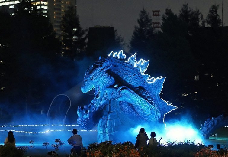 Imagen de archivo con un réplica de Godzilla en Tokio. EPA / FRANCK ROBICHON
