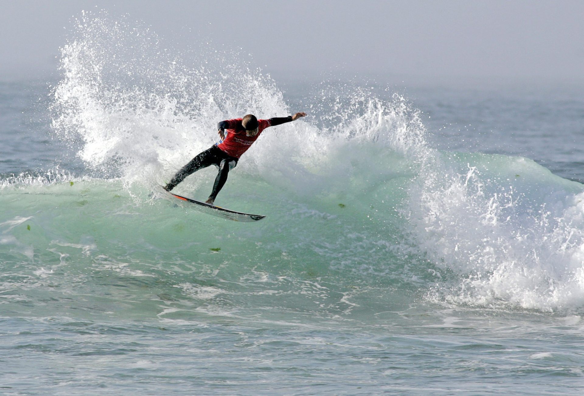 Surfista en el Pantín Classic Galicia Pro de surf, en Valdoviño, A Coruña. Foto: EFE/kiko delgado
