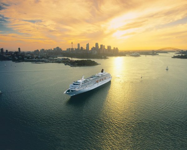 Un barco de crucero frente al puerto de Sydney. Foto: CLIA