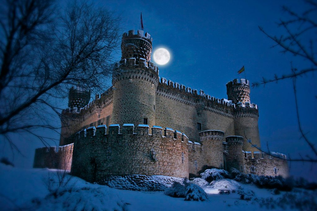 Castillo de Manzanares con nieve. COMUNIDAD DE MADRID.