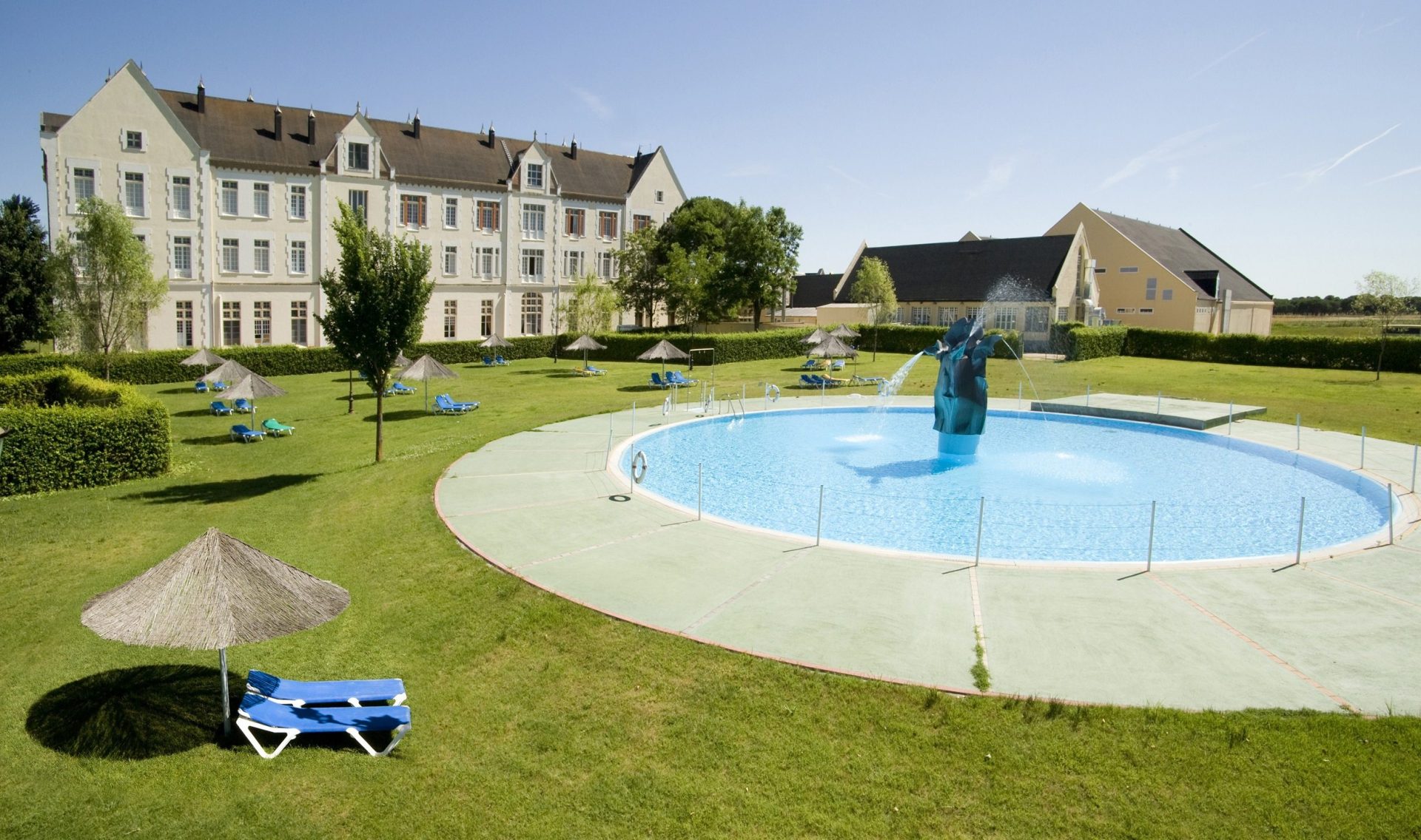 Piscina exterior. Foto. Balneario Gran Hotel Las Salinas.