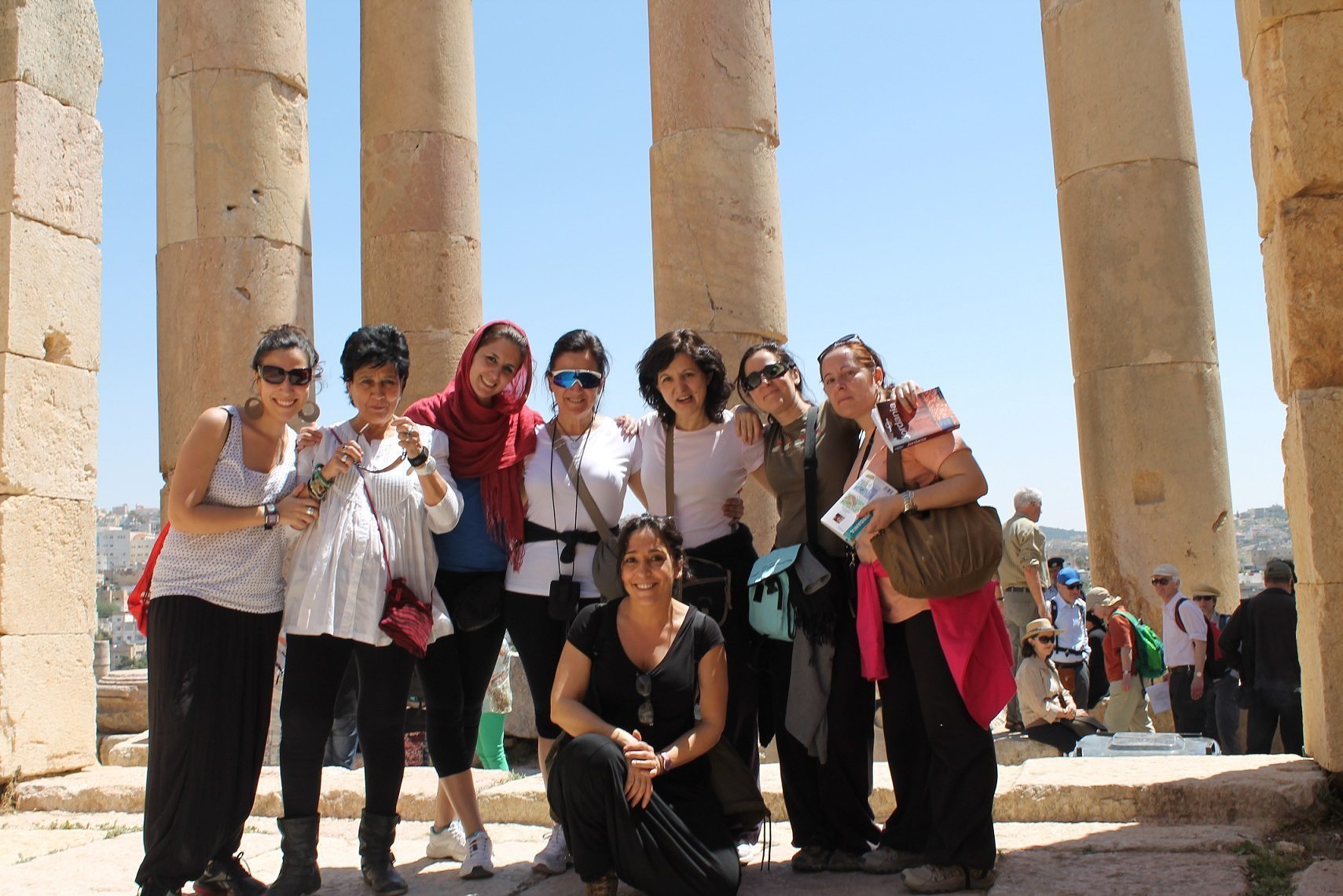 Foto de grupo de mujeres viajeras en Jordania. Foto. Cedida por Wom.