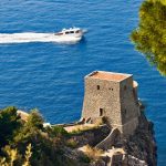 Torre de vigilancia en la costa amalfitana. Foto: Housetrip.