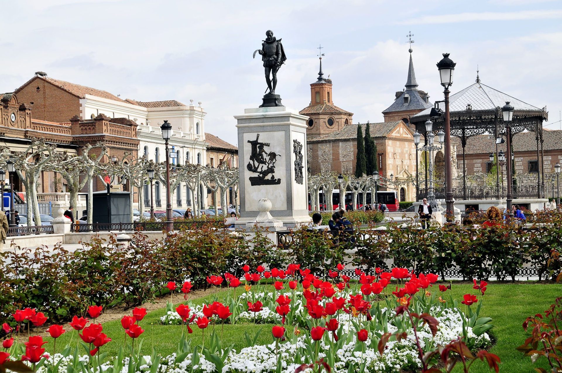 Plaza de Cervantes en Alcalá de Henares. Foto cedida por Ayuntamiento de Alcalá de Henares