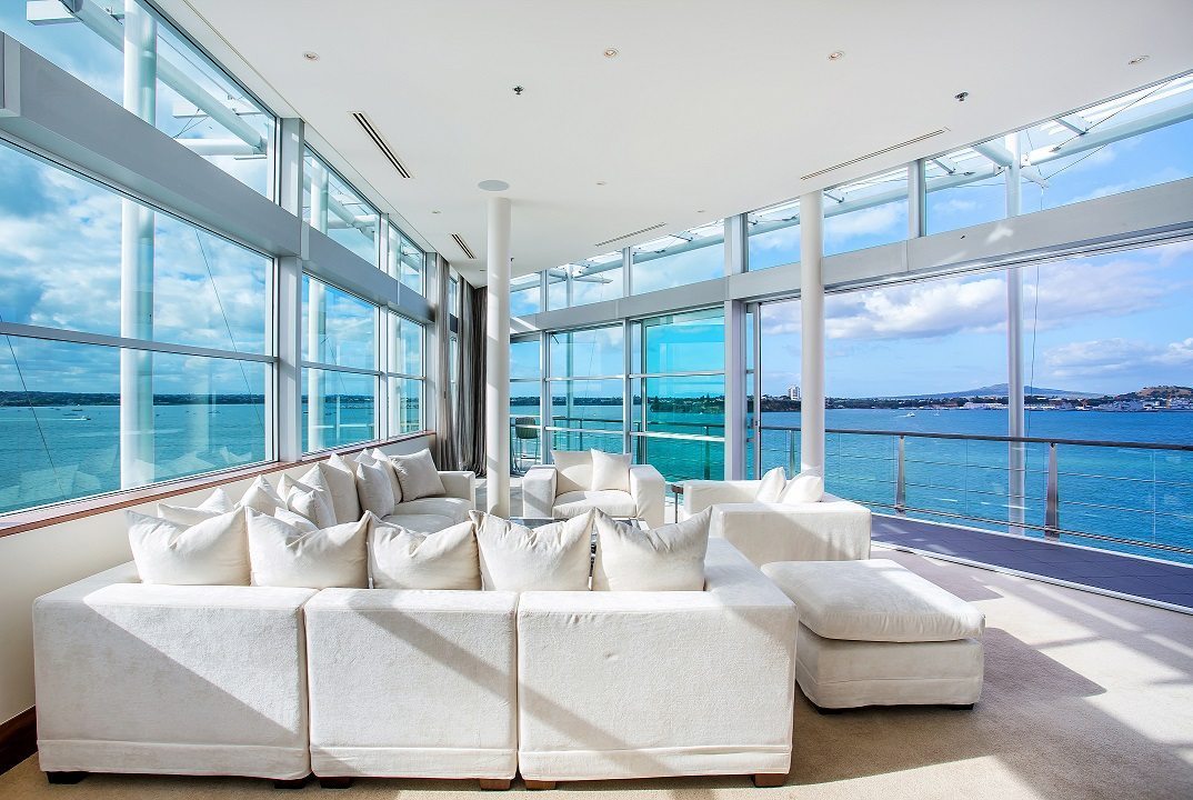 Salón con vistas de alojamiento en Auckland, Nueva Zelanda. Foto. Cedida por HomeAway