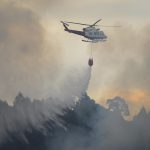 Trabajos de extinción de un incendio en Cantabria. Efeagro/Pedro Puente Hoyos
