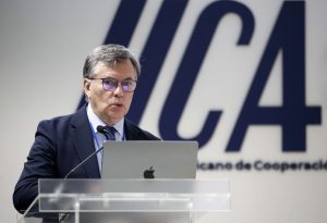 El director general del IICA, Manuel Otero, durante la conferencia de ministros de Agricultura 2023. Efeagro/Jeffrey Arguedas