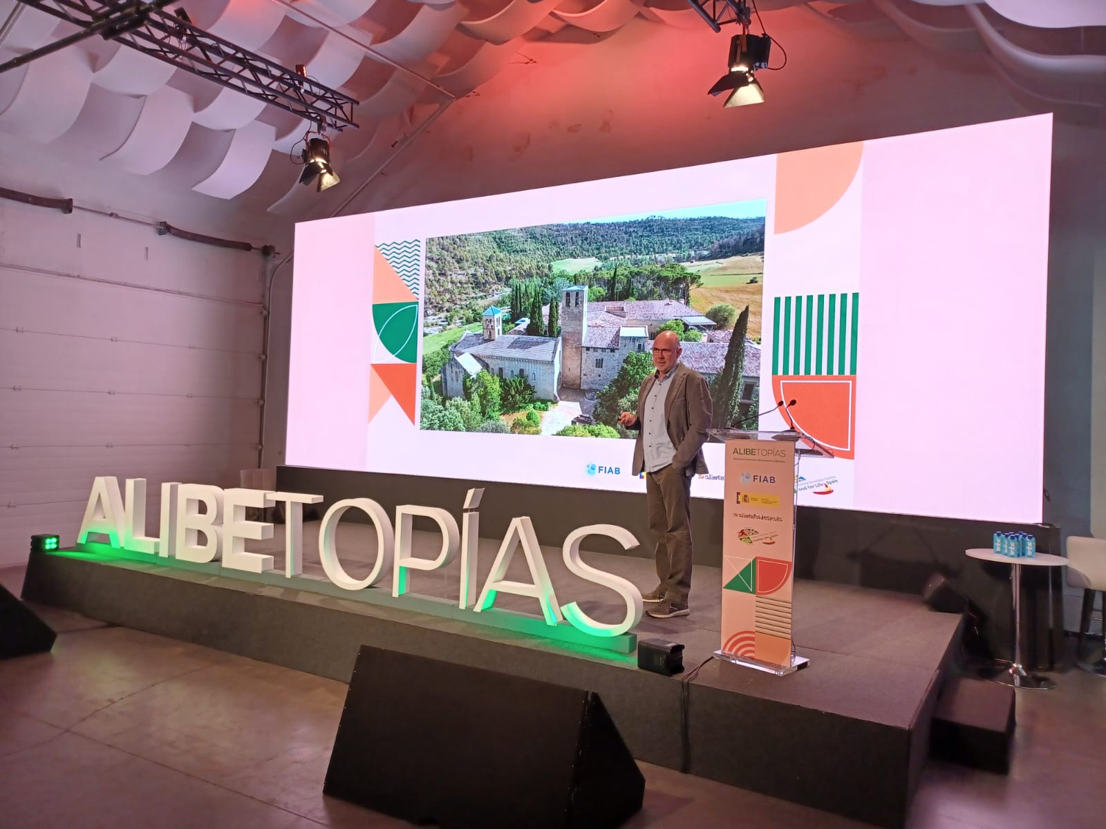 El director general de la fundación Alicia, Toni Massanés, en Alibetopías 2023. Efeagro/Belén Delgado