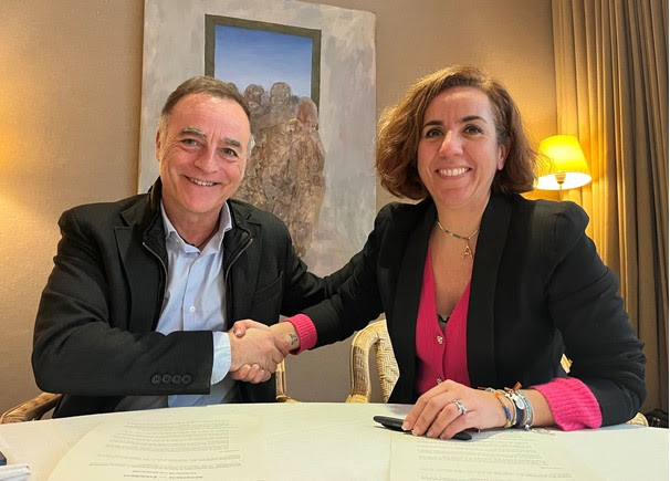El director de Alimentaria, Antonio Valls, y la directora general de Marcas de Restauración, Adriana Bonezzi. Efeagro/Alimentaria