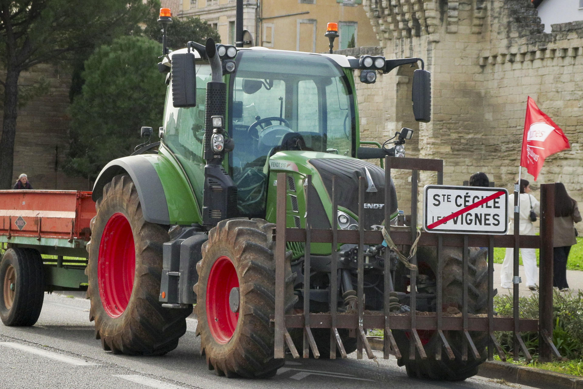 Movilización de los grandes sindicatos agrícolas en Aviñón (Francia) contra el acuerdo UE-Mercosur. EFE/Edgar Sapiña