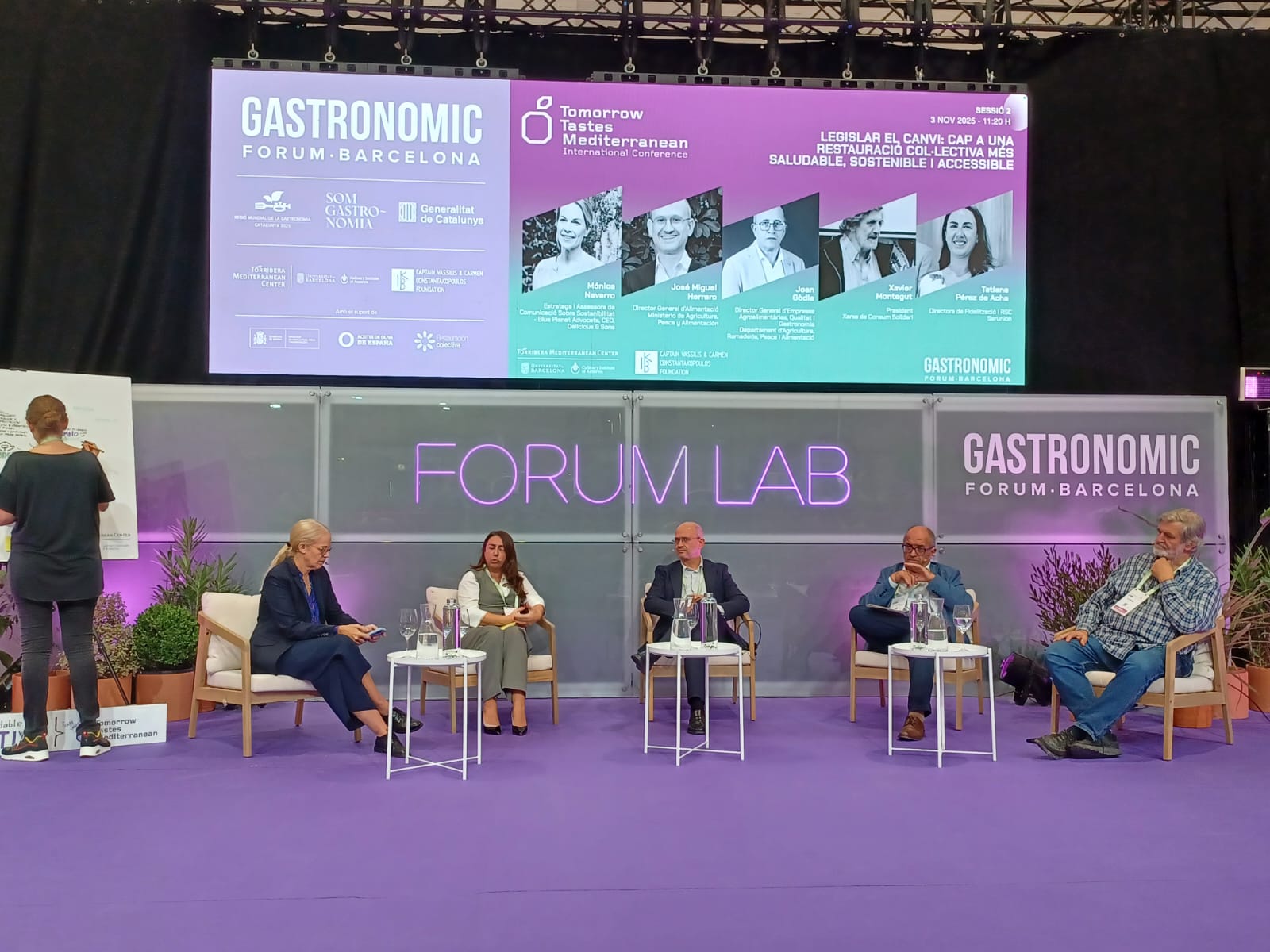 Ponencia sobre cómo legislar el cambio en Gastronomic Forum. EFE/Juan Javier Ríos