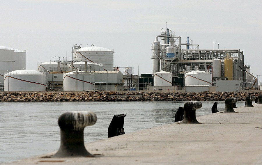 Una planta de biodiésel en el Puerto de Castellón. EFE/Domenech Castelló